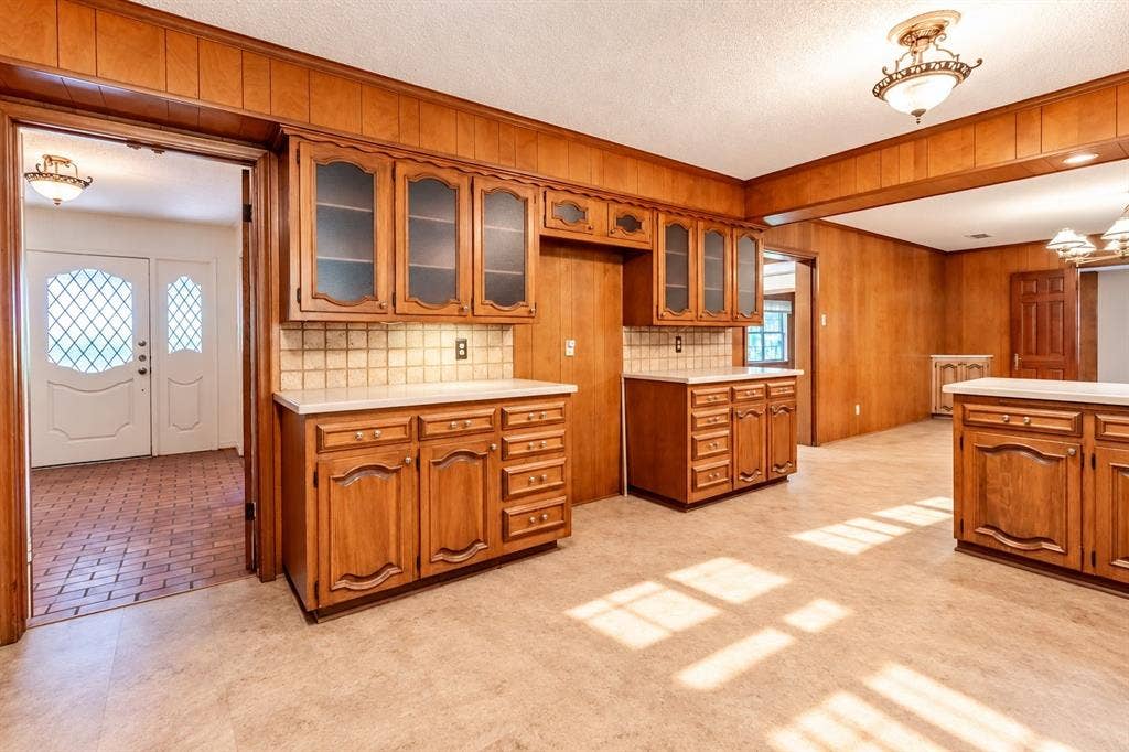 9309 Vinewood Drive, Dallas, TX 75228