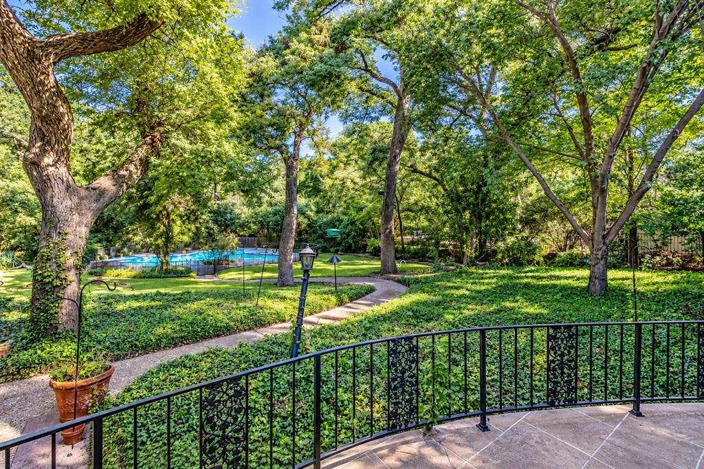 9309 Vinewood Drive, Dallas, TX 75228