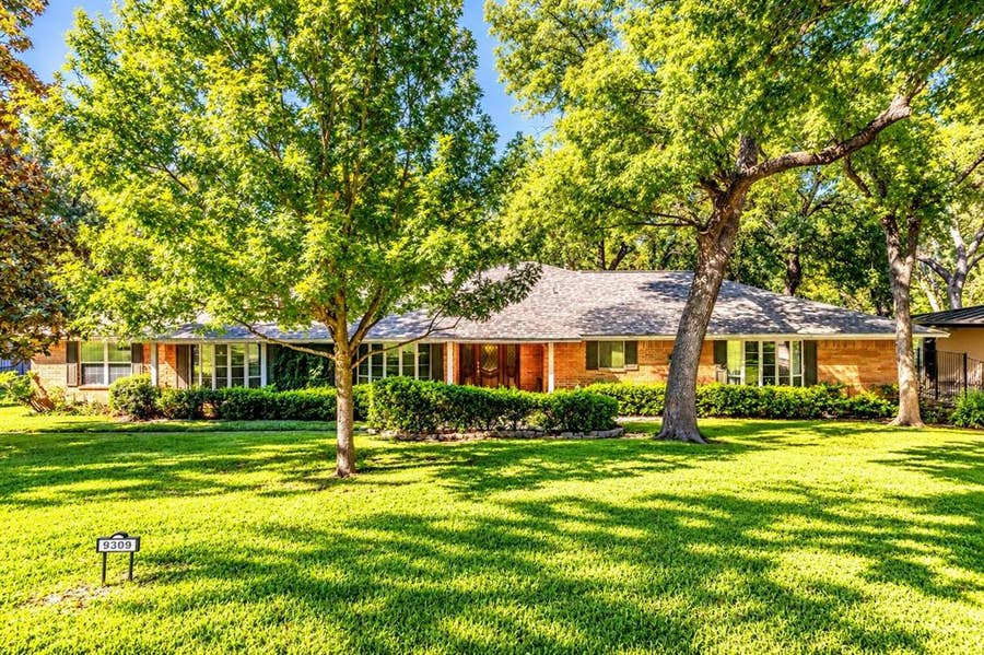 Property photo for 9309 Vinewood Drive, Dallas, TX