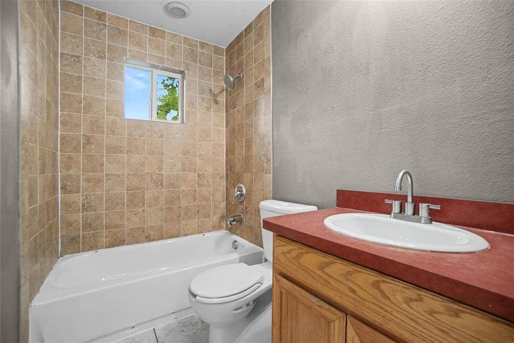 121 Little Street, Wilmer, TX 75172