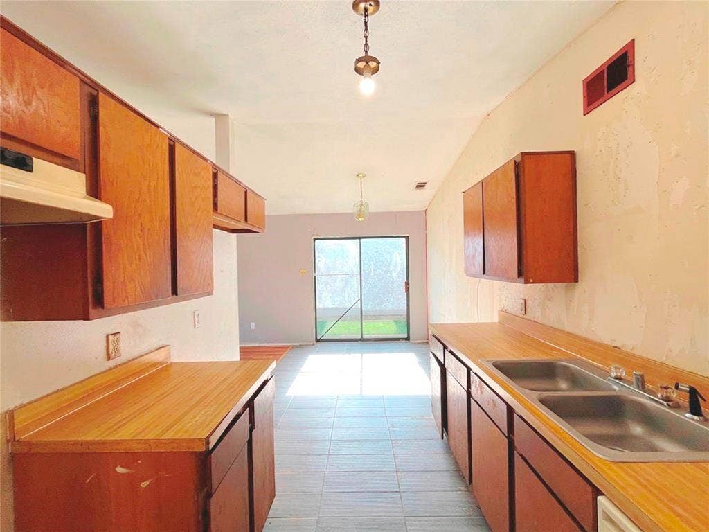 9963 Cedar Mountain Circle, Dallas, TX 75217 9963 Cedar Mountain Circle, Dallas, TX 75217