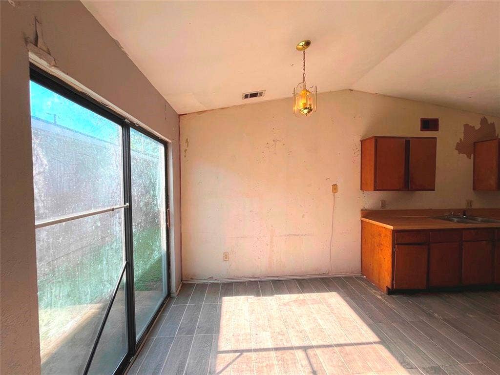 9963 Cedar Mountain Circle, Dallas, TX 75217 9963 Cedar Mountain Circle, Dallas, TX 75217