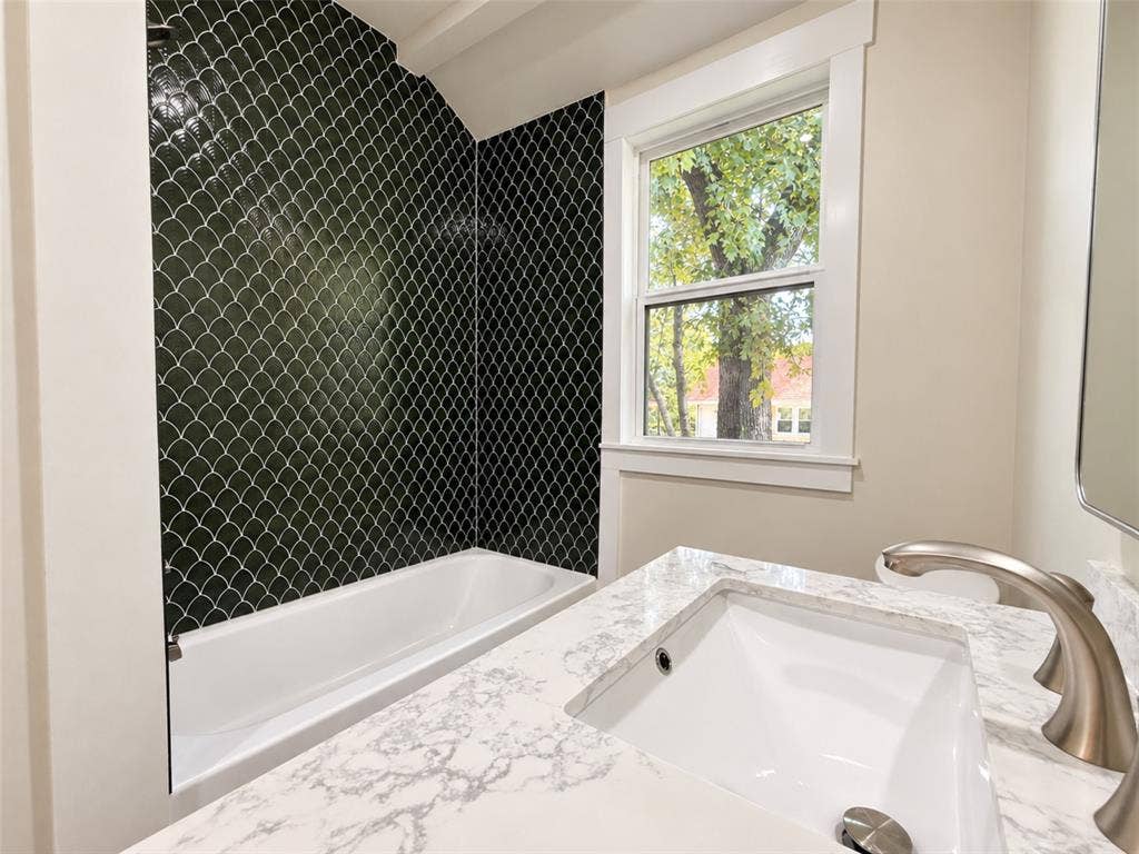 1104 Park Street, Greenville, TX 75401
