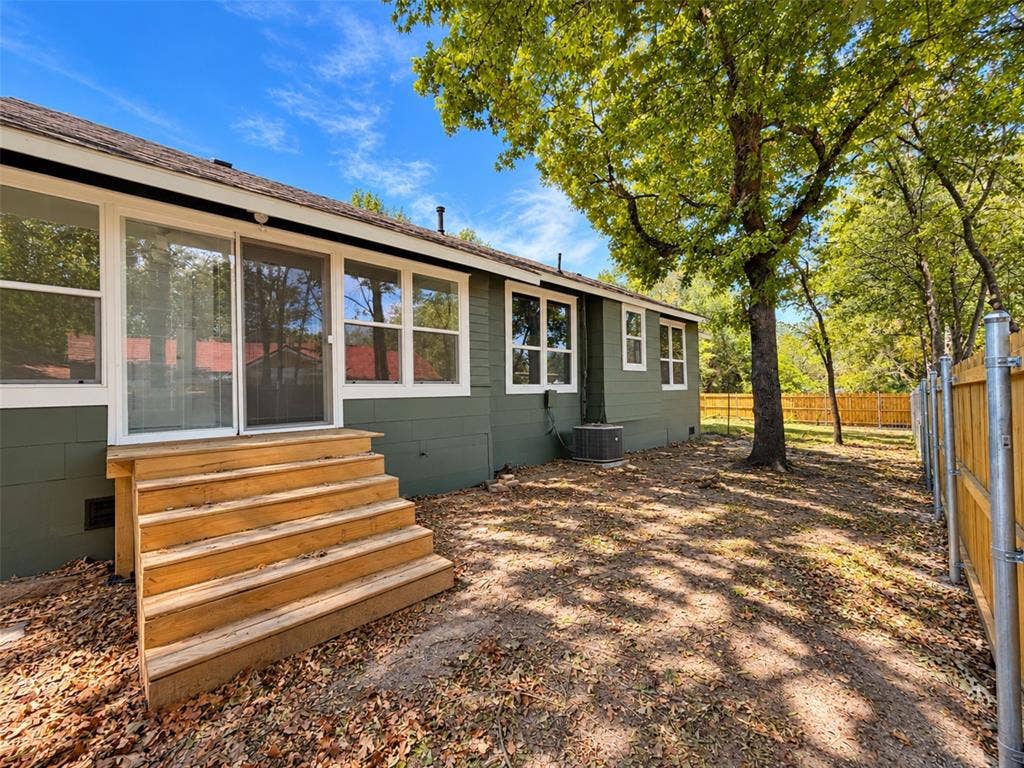 1104 Park Street, Greenville, TX 75401