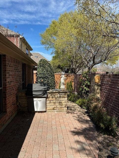 28 Emerald Pond Drive, Frisco, TX 75034