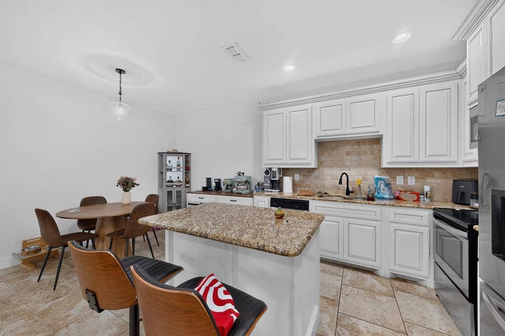 6606 Windward View Drive, Rowlett, TX 75088 6606 Windward View Drive, Rowlett, TX 75088