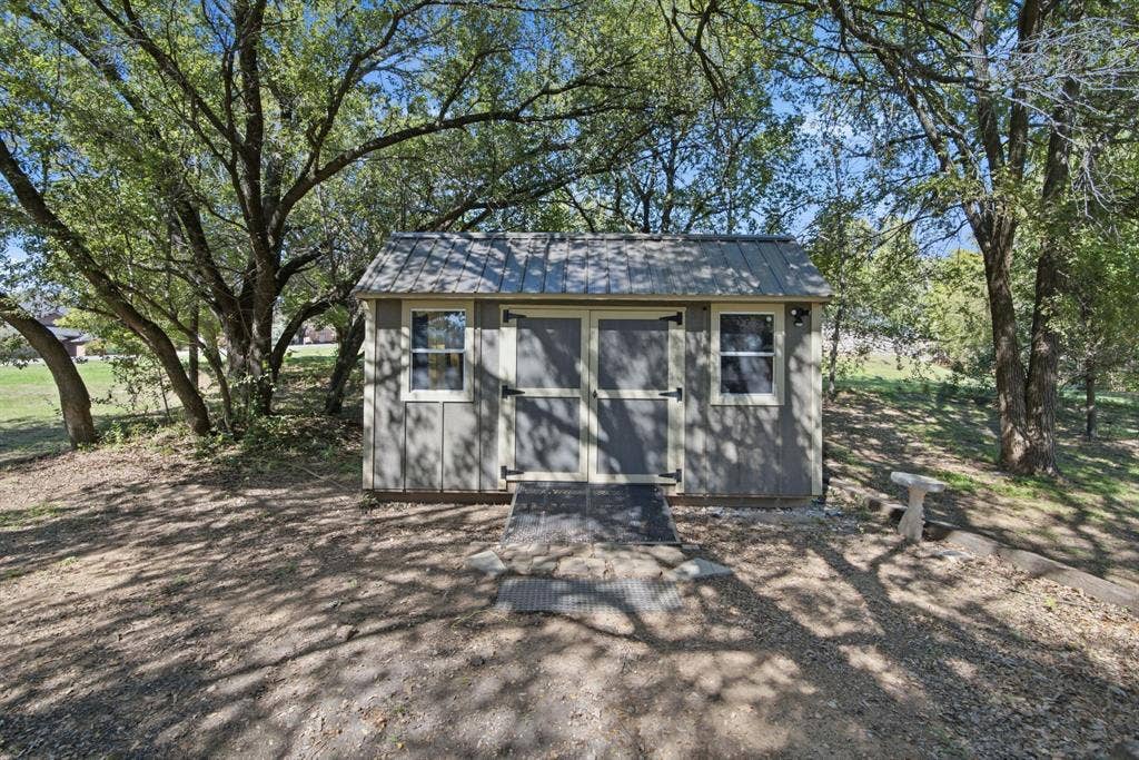 404 Aqua Vista Drive, Granbury, TX 76049 404 Aqua Vista Drive, Granbury, TX 76049