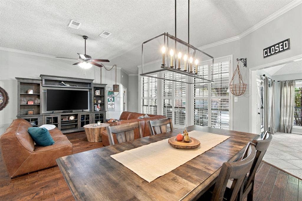 404 Aqua Vista Drive, Granbury, TX 76049 Formal Dining Area