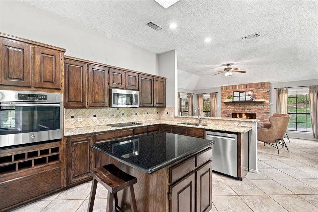 404 Aqua Vista Drive, Granbury, TX 76049 404 Aqua Vista Drive, Granbury, TX 76049