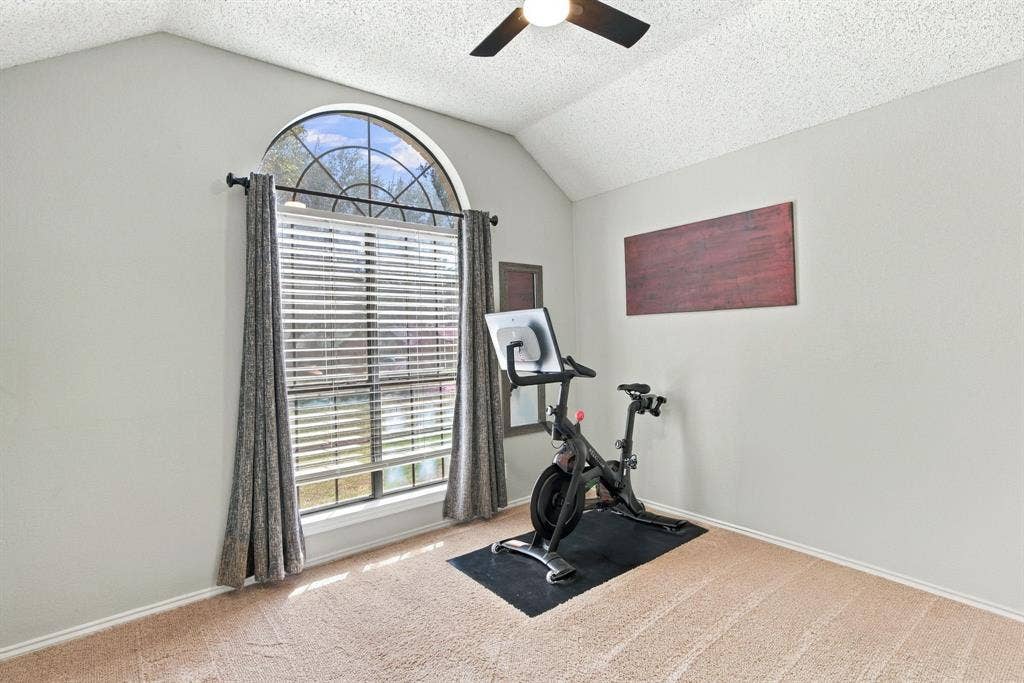 404 Aqua Vista Drive, Granbury, TX 76049 Bedroom #3