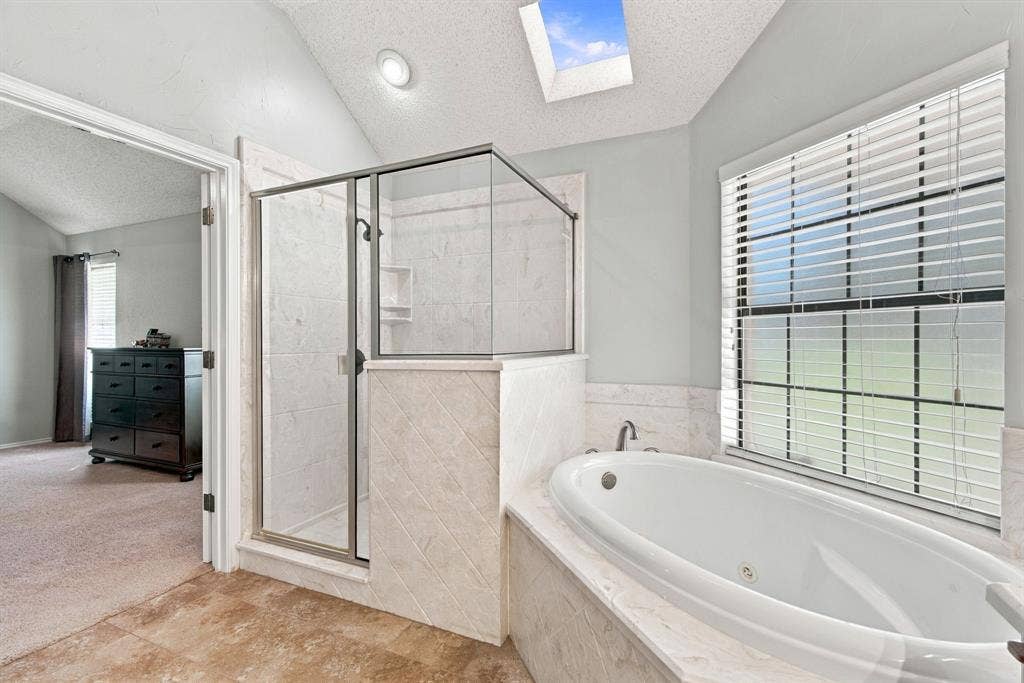 404 Aqua Vista Drive, Granbury, TX 76049 Primary Bath with Separate Shower, Jacuzzi Tub
