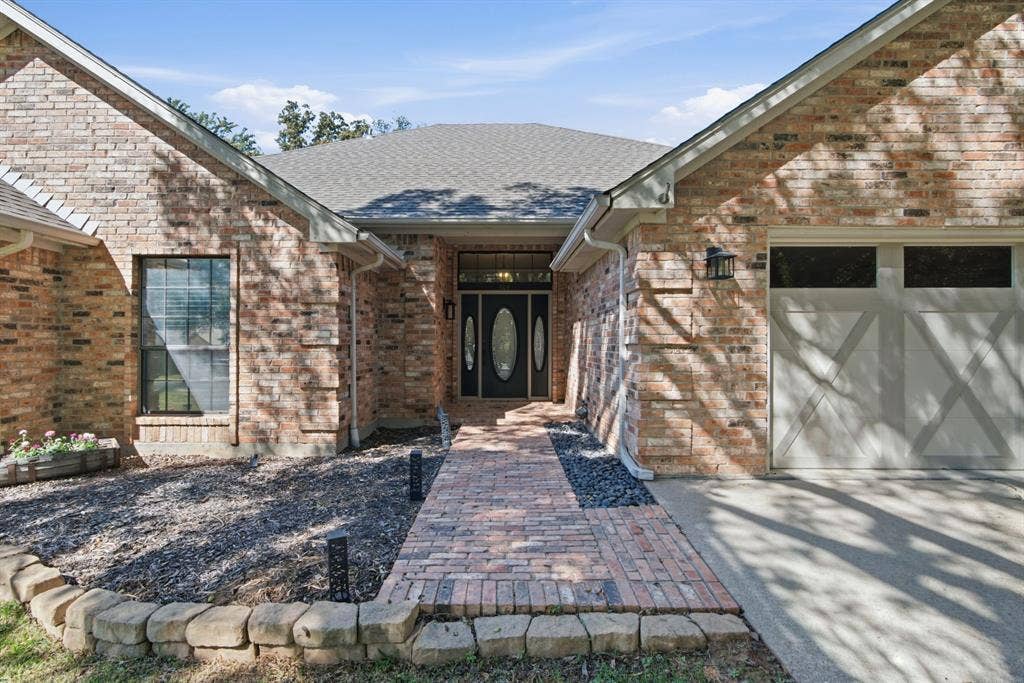 404 Aqua Vista Drive, Granbury, TX 76049 404 Aqua Vista Drive, Granbury, TX 76049