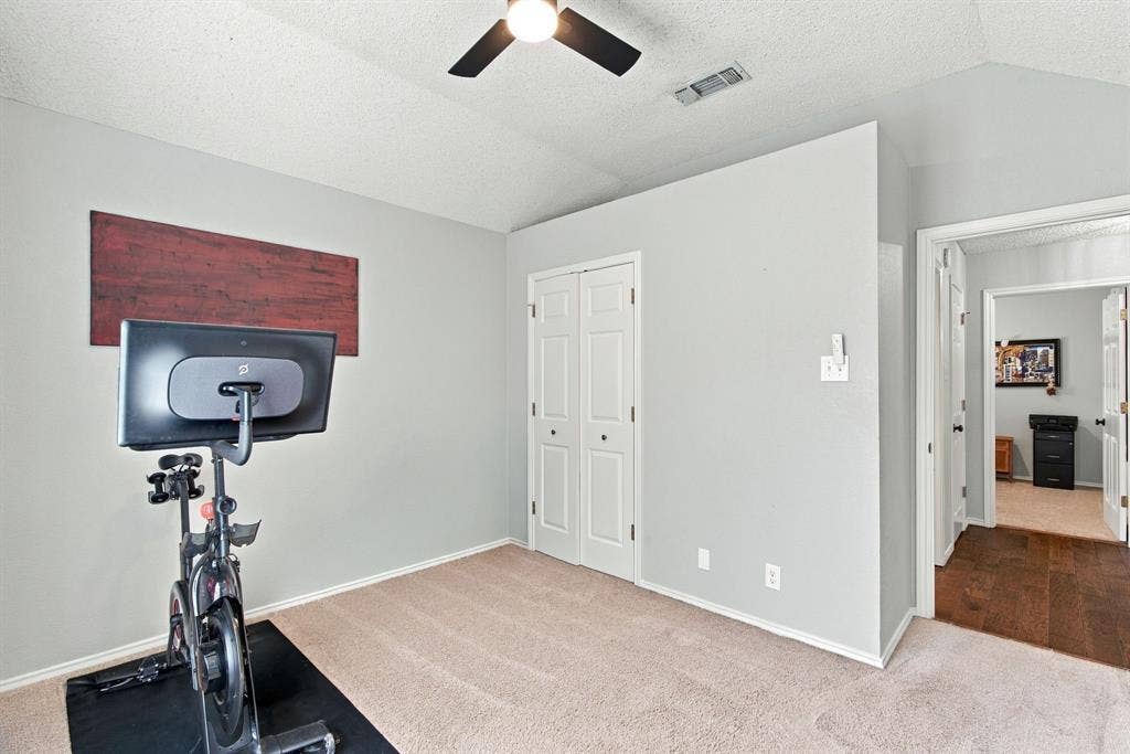 404 Aqua Vista Drive, Granbury, TX 76049 Bedroom #3