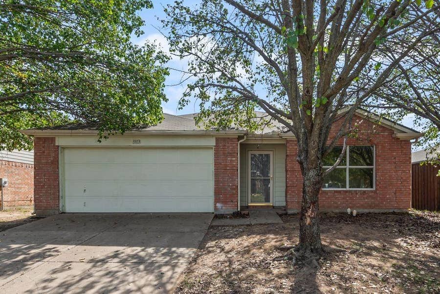 Property photo for 3913 Tuscany Court, Denton, TX