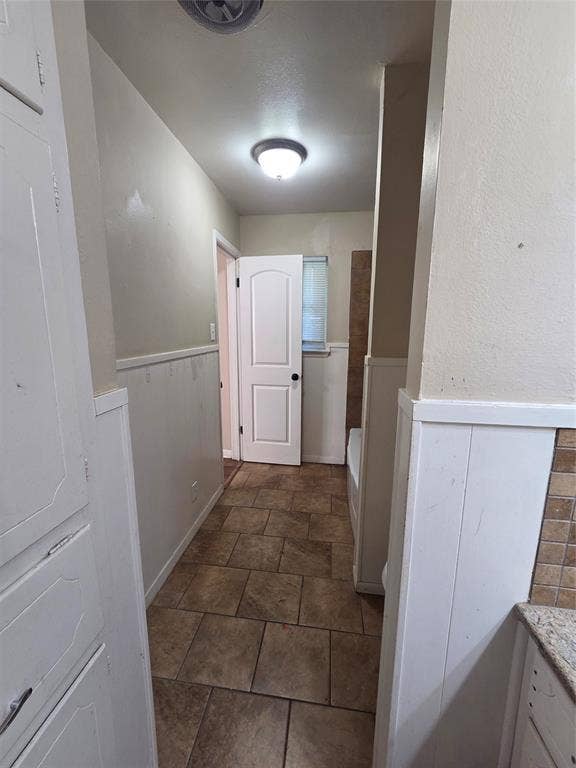 304 S Joyce Street, Lacy Lakeview, TX 76705