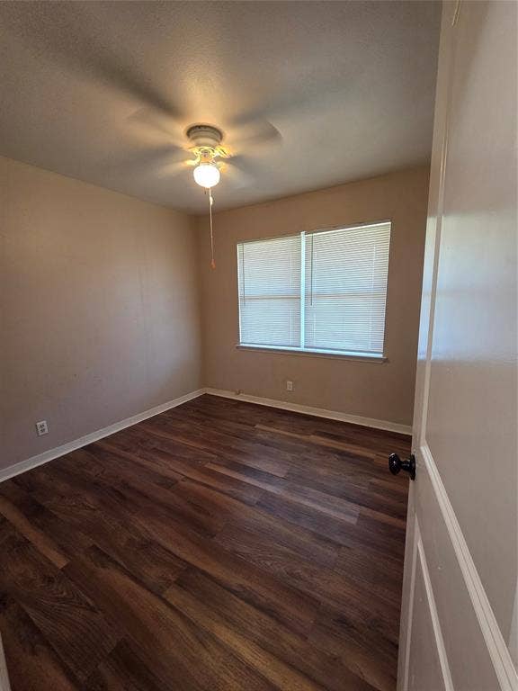 304 S Joyce Street, Lacy Lakeview, TX 76705