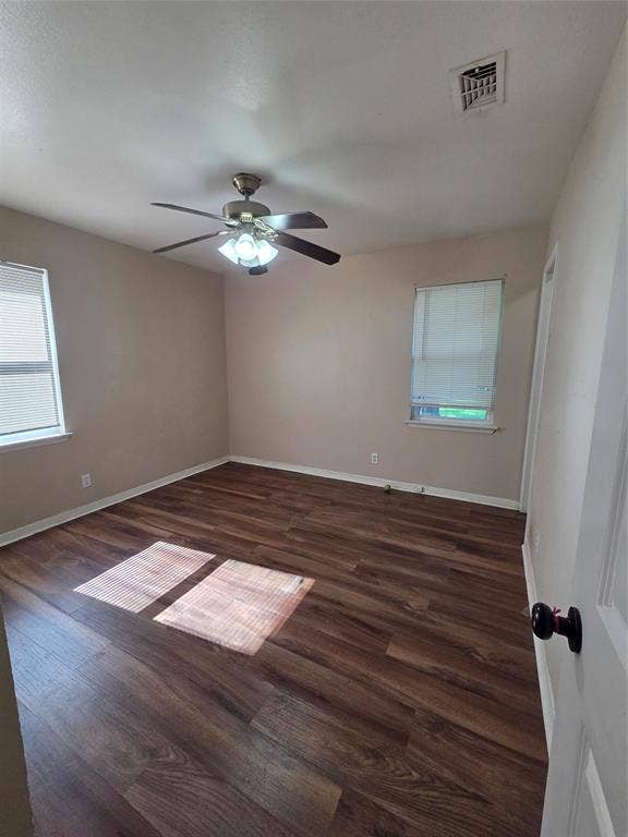304 S Joyce Street, Lacy Lakeview, TX 76705