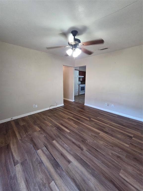 304 S Joyce Street, Lacy Lakeview, TX 76705