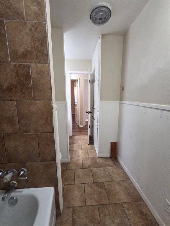 304 S Joyce Street, Lacy Lakeview, TX 76705