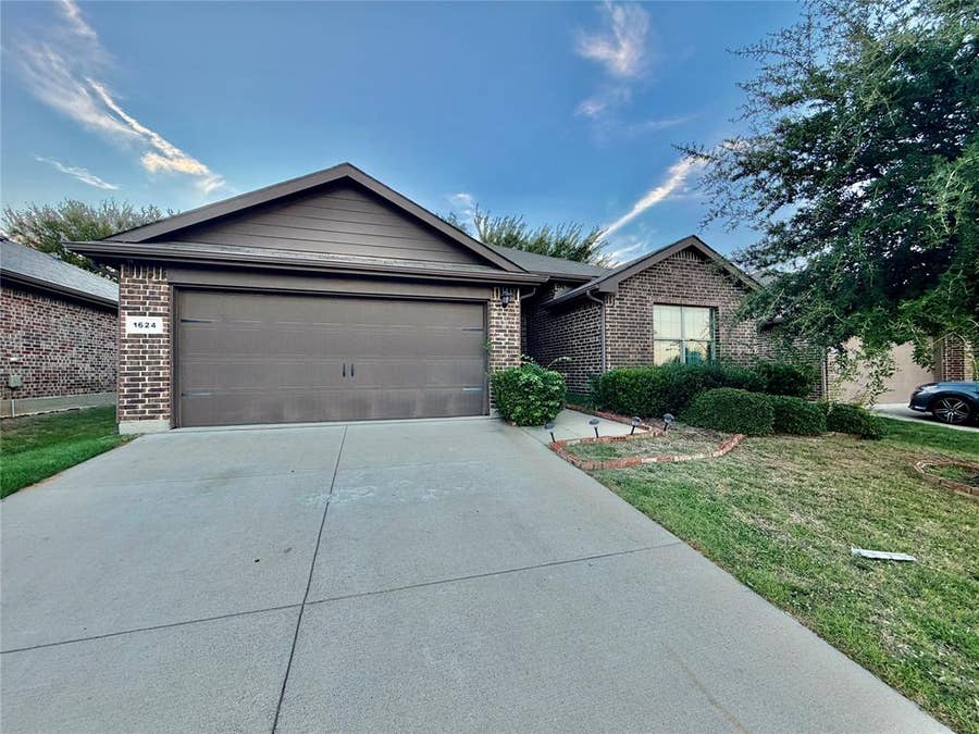 Property photo for 1624 Milledge Road, Fort Worth, TX