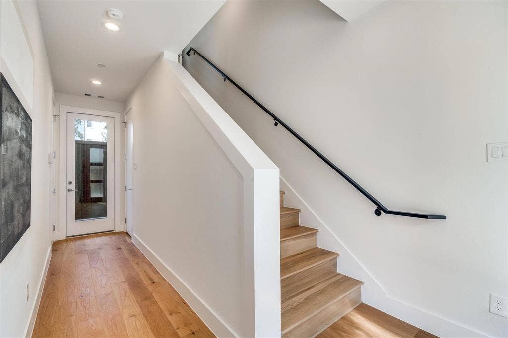 3940 Spring Valley Road, #2, Farmers Branch, TX 75244