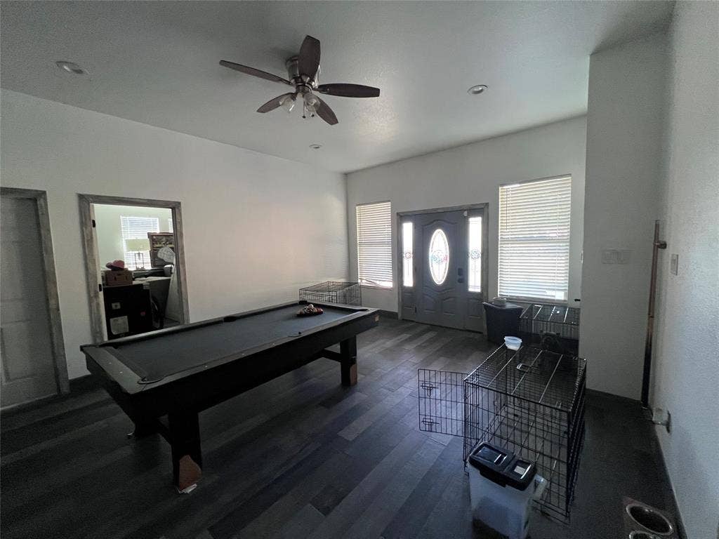201 Darien Drive, Mesquite, TX 75149 High-ceilinged interior featuring wood-finish flooring, recessed lighting, a ceiling fan, and an entry door with an oval decorative glass insert