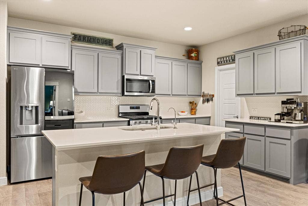 4119 Cornerstone Circle, Granbury, TX 76048 4119 Cornerstone Circle, Granbury, TX 76048