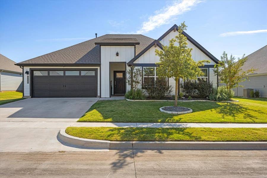 Property photo for 4119 Cornerstone Circle, Granbury, TX