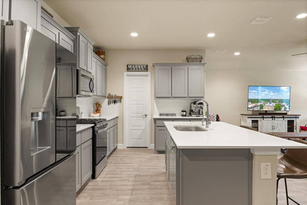 4119 Cornerstone Circle, Granbury, TX 76048 4119 Cornerstone Circle, Granbury, TX 76048