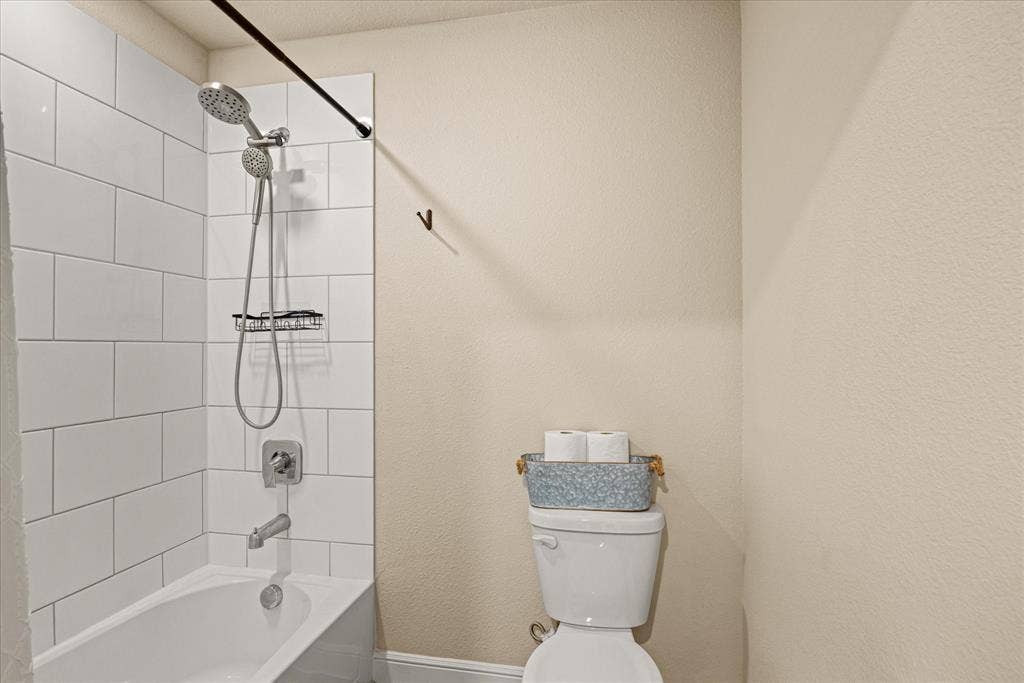 4119 Cornerstone Circle, Granbury, TX 76048 4119 Cornerstone Circle, Granbury, TX 76048