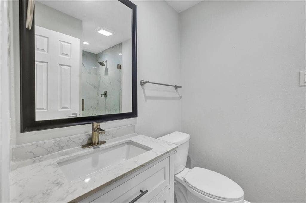 5208 Streamwood Lane, Plano, TX 75093 5208 Streamwood Lane, Plano, TX 75093