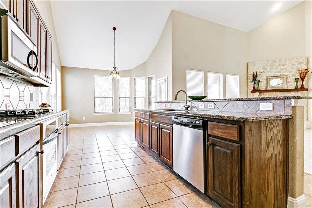 9686 Avalon Drive, Frisco, TX 75035 9686 Avalon Drive, Frisco, TX 75035