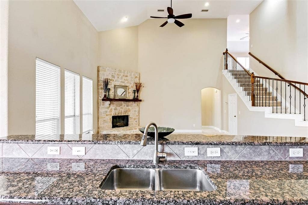 9686 Avalon Drive, Frisco, TX 75035 9686 Avalon Drive, Frisco, TX 75035