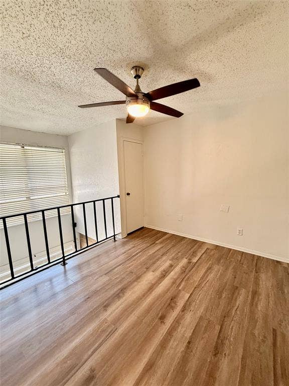 4146 Towngate Boulevard, Garland, TX 75041 2nd floor loft area