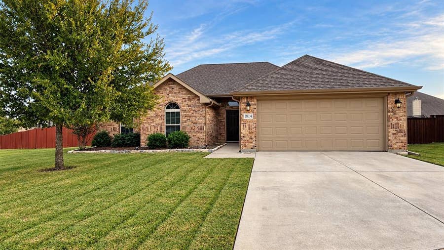 Property photo for 1814 Bersand Avenue, Gainesville, TX