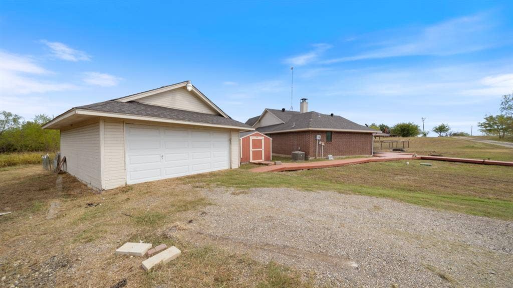 8935 Bluebonnet Drive, Scurry, TX 75158 8935 Bluebonnet Drive, Scurry, TX 75158