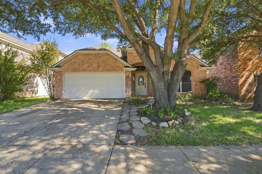 Property photo for 8532 Western Meadows Drive, Fort Worth, TX