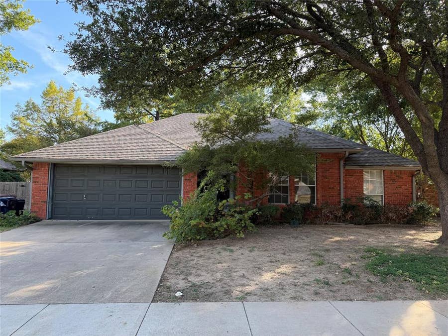 Property photo for 2604 Oak Park Drive, Denton, TX