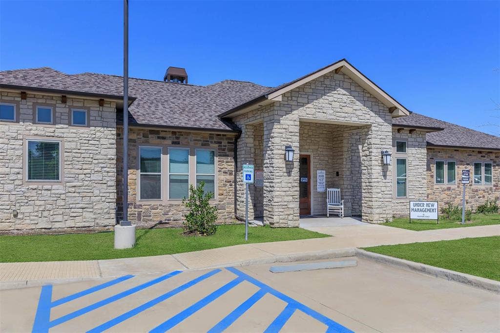 2991 Lakeside Drive, #726, Midlothian, TX 76065 Midlothian Meadows clubhouse exterior.