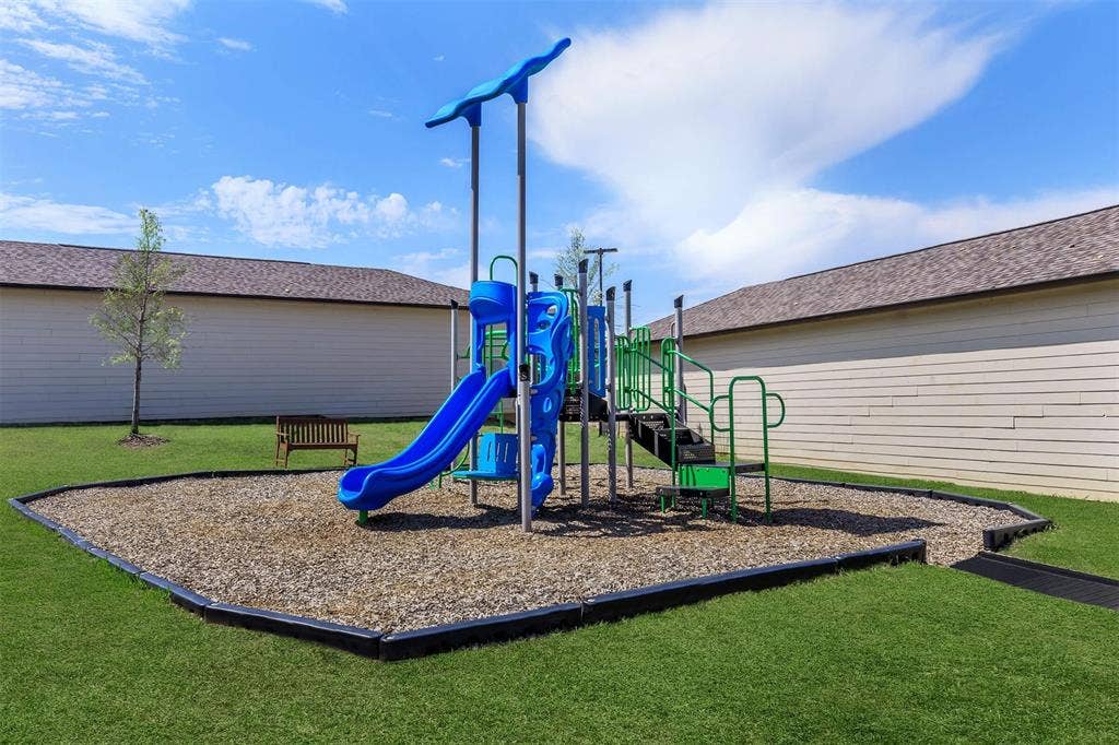 2991 Lakeside Drive, #928, Midlothian, TX 76065 Midlothian Meadows community playground.