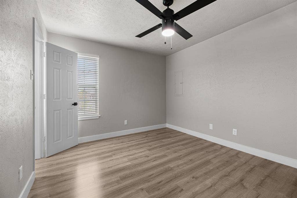 13266 Emily Road, #216, Dallas, TX 75240 Unit 216 bedroom.