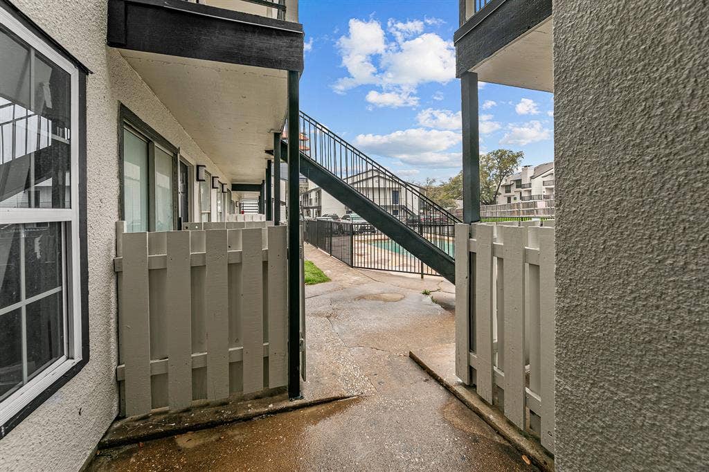 Community walkway