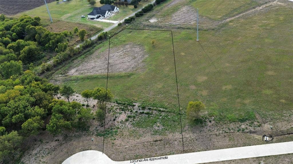 000 Bovine Court, Oak Leaf, TX 75154