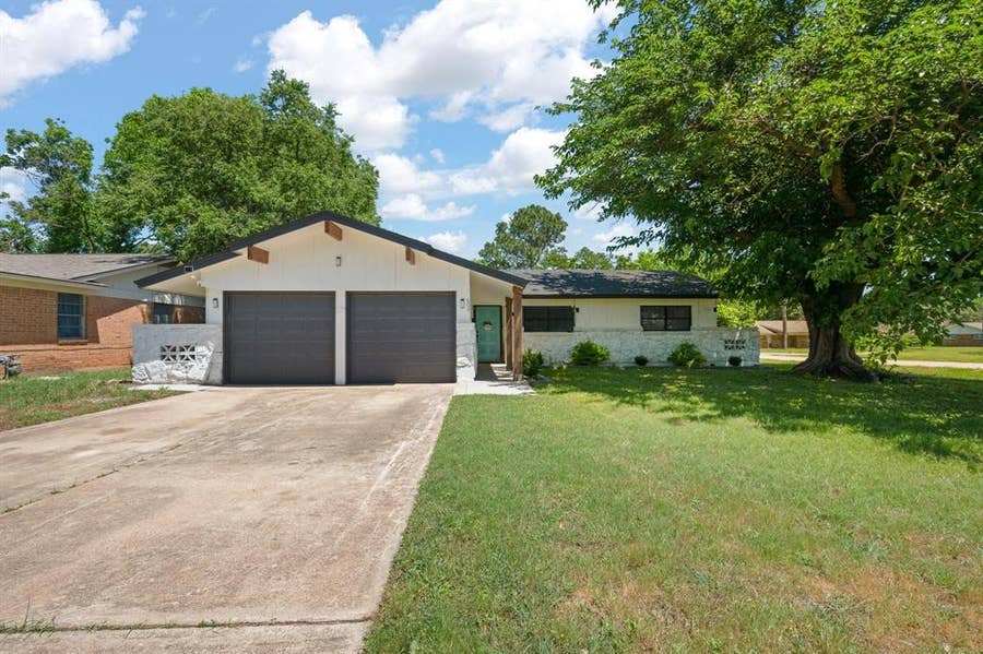 Property photo for 600 Meadowcrest Drive, Crowley, TX