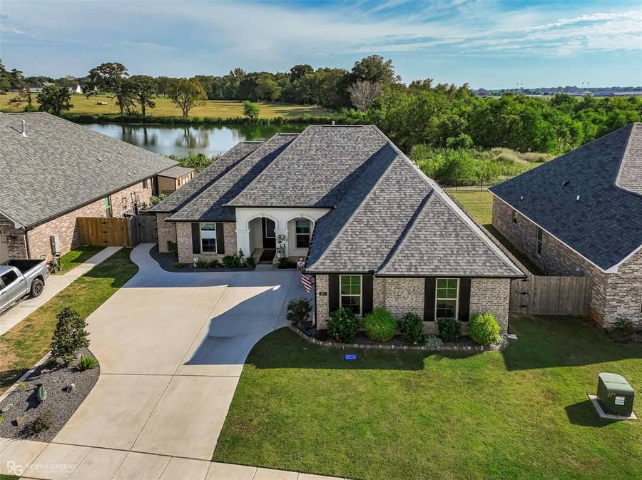 Property photo for 307 Coates Bluff Drive, Benton, LA
