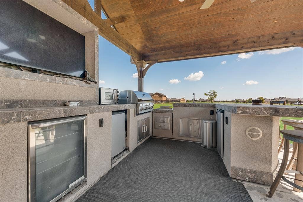 2921 W Alamosa Drive, Terrell, TX 75160