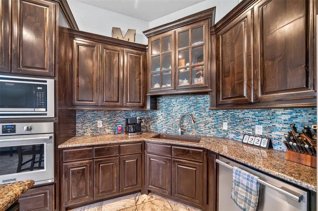 1513 White Bear Trail, Lindale, TX 75771