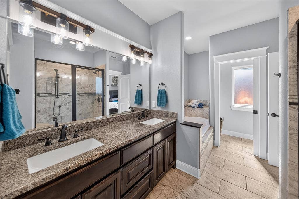 1513 White Bear Trail, Lindale, TX 75771
