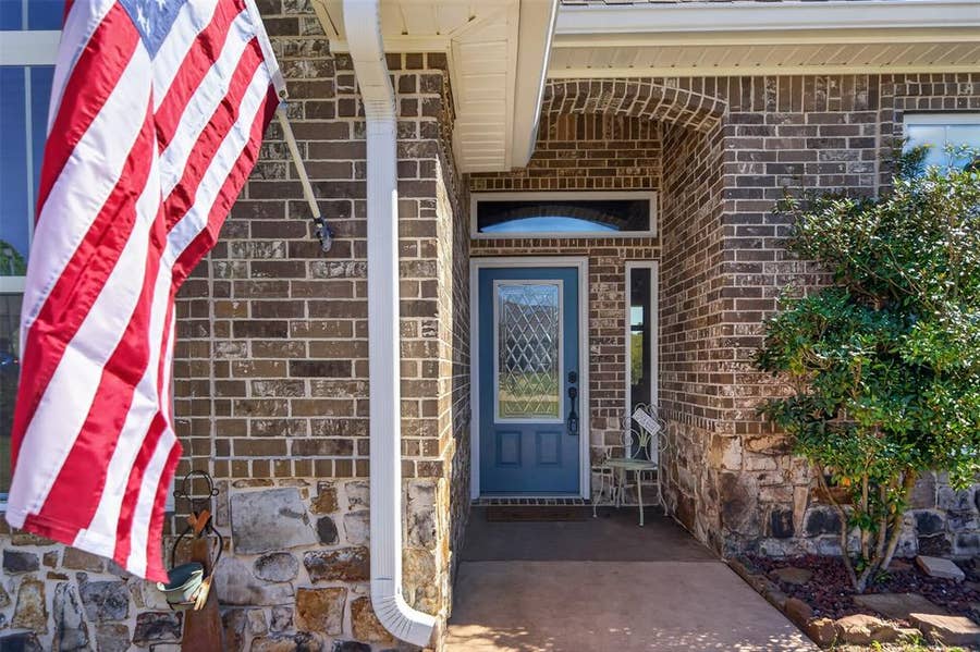 Property photo for 1513 White Bear Trail, Lindale, TX