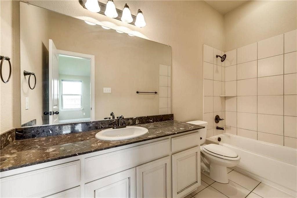 423 Florence Drive, Fate, TX 75087 423 Florence Drive, Fate, TX 75087
